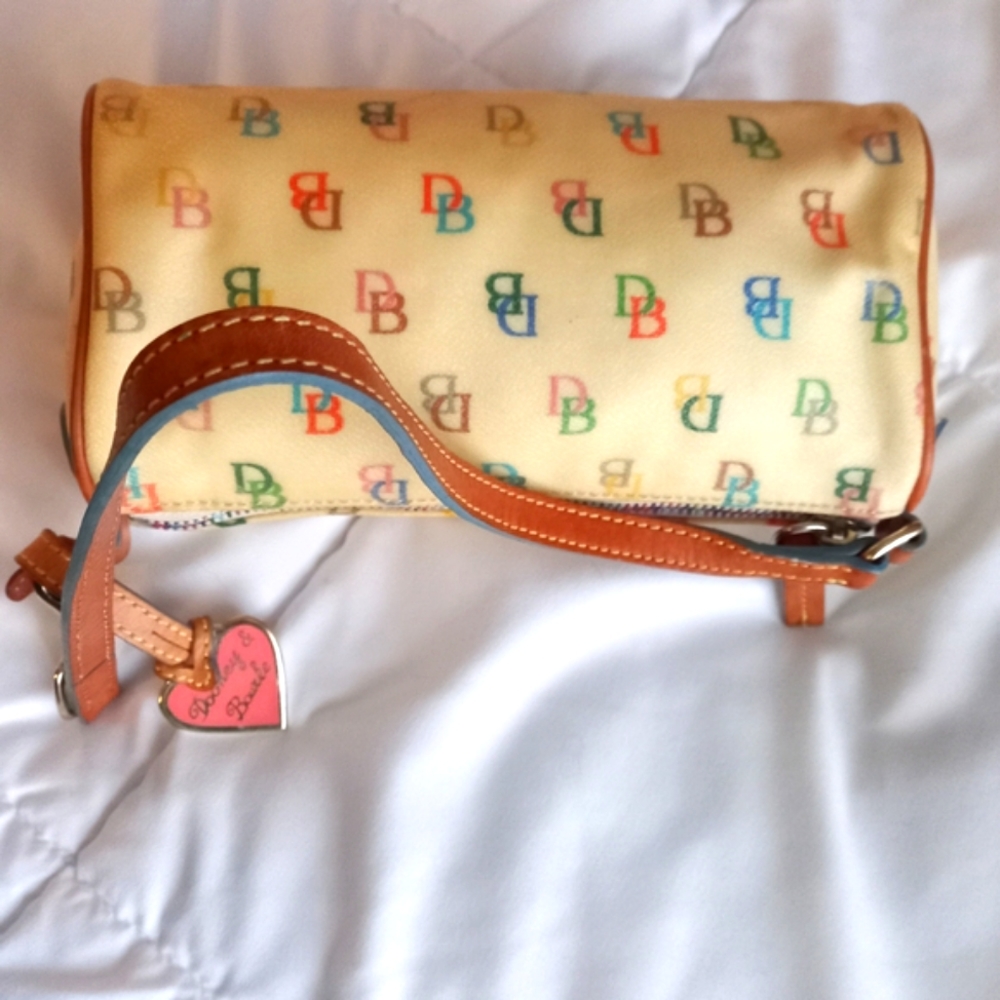 Sale❤Dooney & Bourke Bag